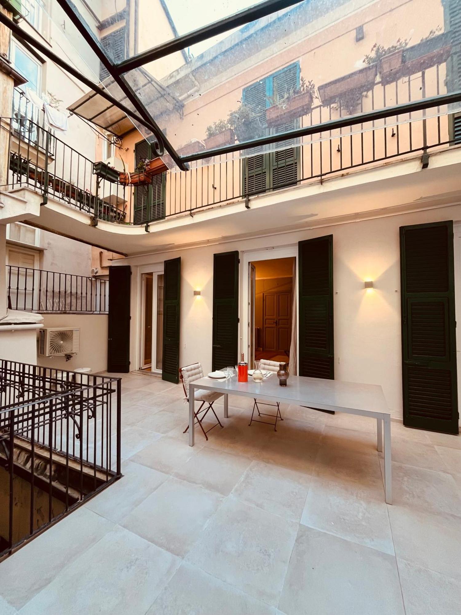 Historic Design House Near Aquarium Genua